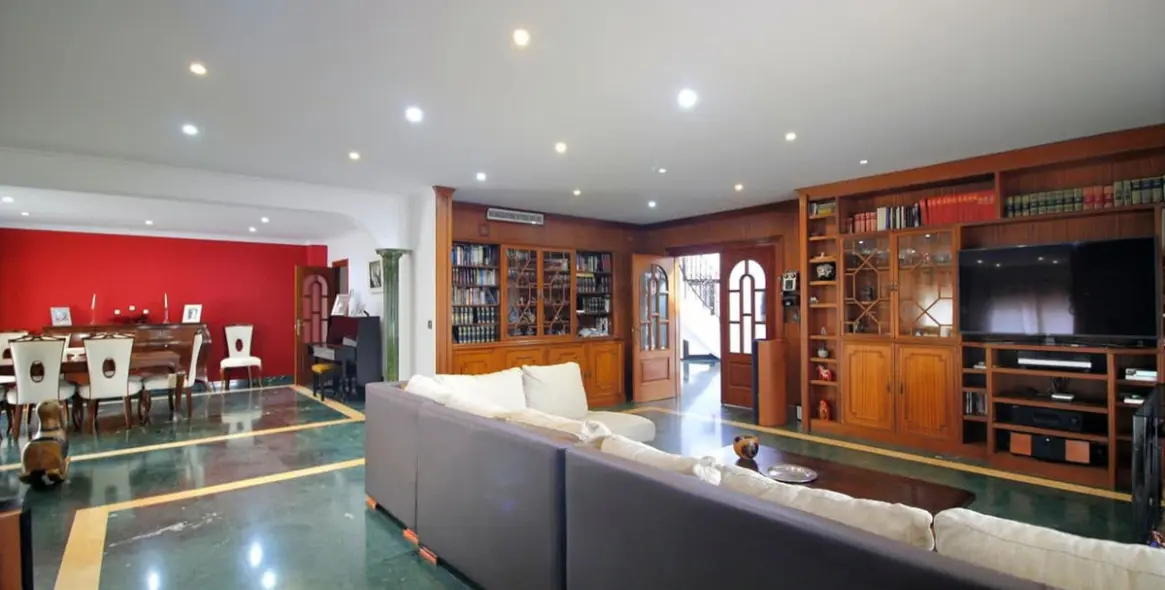 Продажа  отдельно стоящей виллы в Benalmadena 13