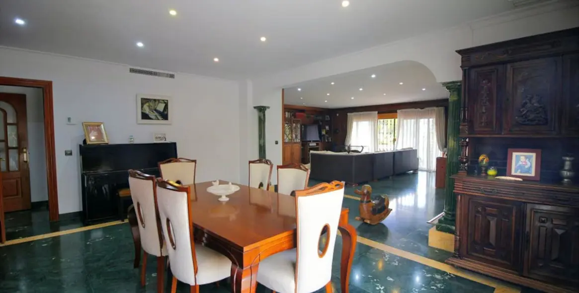 Продажа  отдельно стоящей виллы в Benalmadena 18