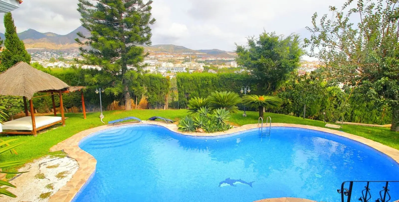 Продажа  отдельно стоящей виллы в Benalmadena 34