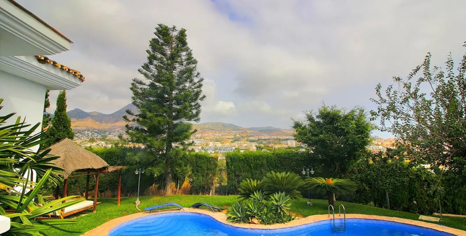 Продажа  отдельно стоящей виллы в Benalmadena 35