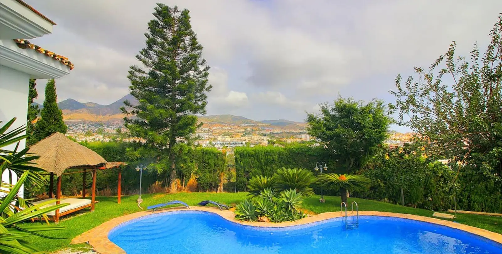 Продажа  отдельно стоящей виллы в Benalmadena 36