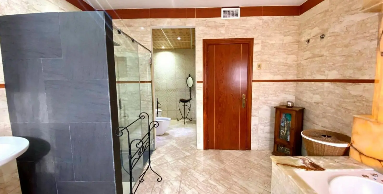 Продажа  отдельно стоящей виллы в Benalmadena 50