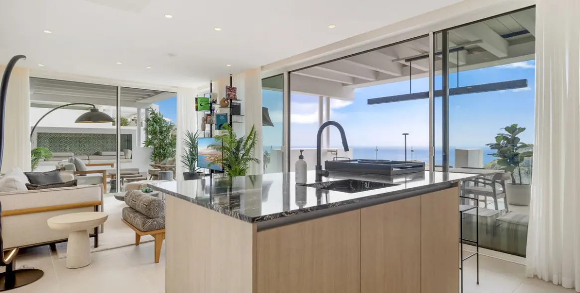 Sale of penthouse in Ojén 3