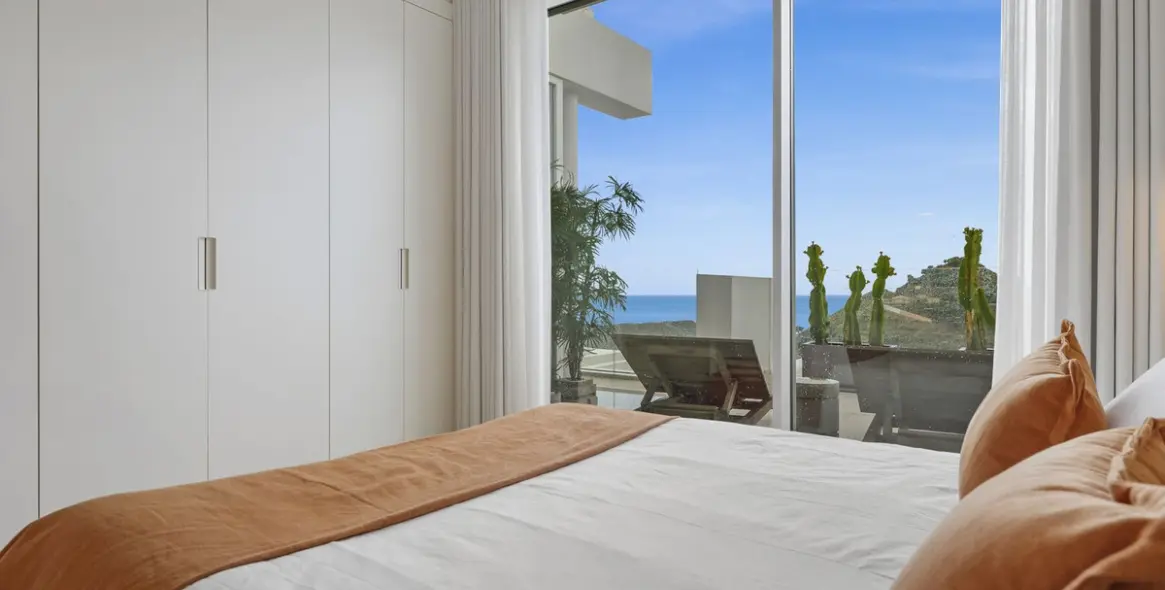 Sale of penthouse in Ojén 18