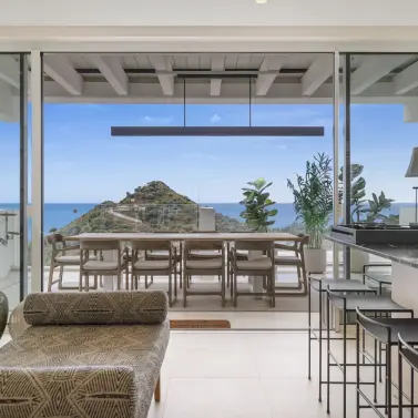 Sale of penthouse in Ojén
