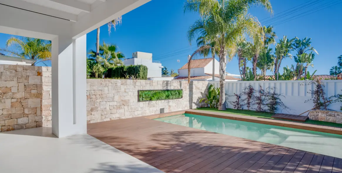 Продажа  отдельно стоящей виллы в Estepona (район Costalita) 8