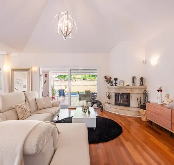 Sale of detached villa in Sierrezuela