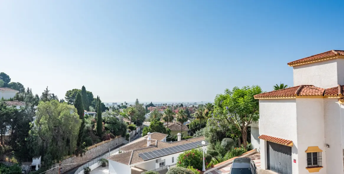 Sale of detached villa in Sierrezuela 9