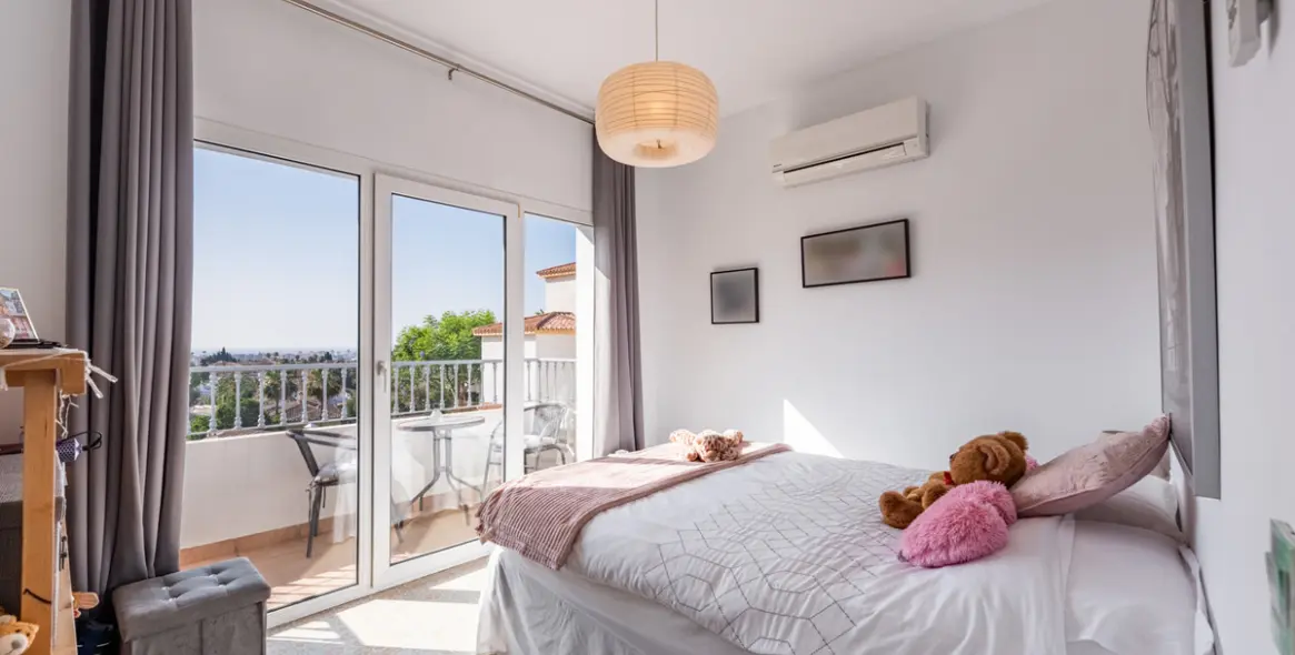 Sale of detached villa in Sierrezuela 22