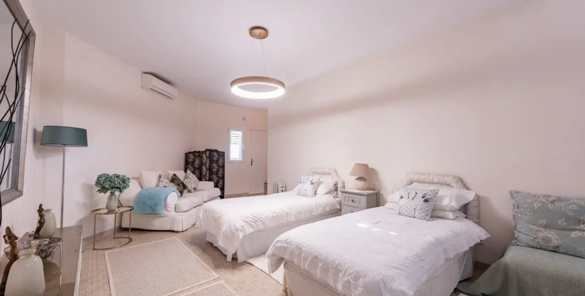 Sale of detached villa in Sierrezuela 23