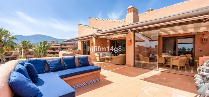 Penthouse R5081506 1