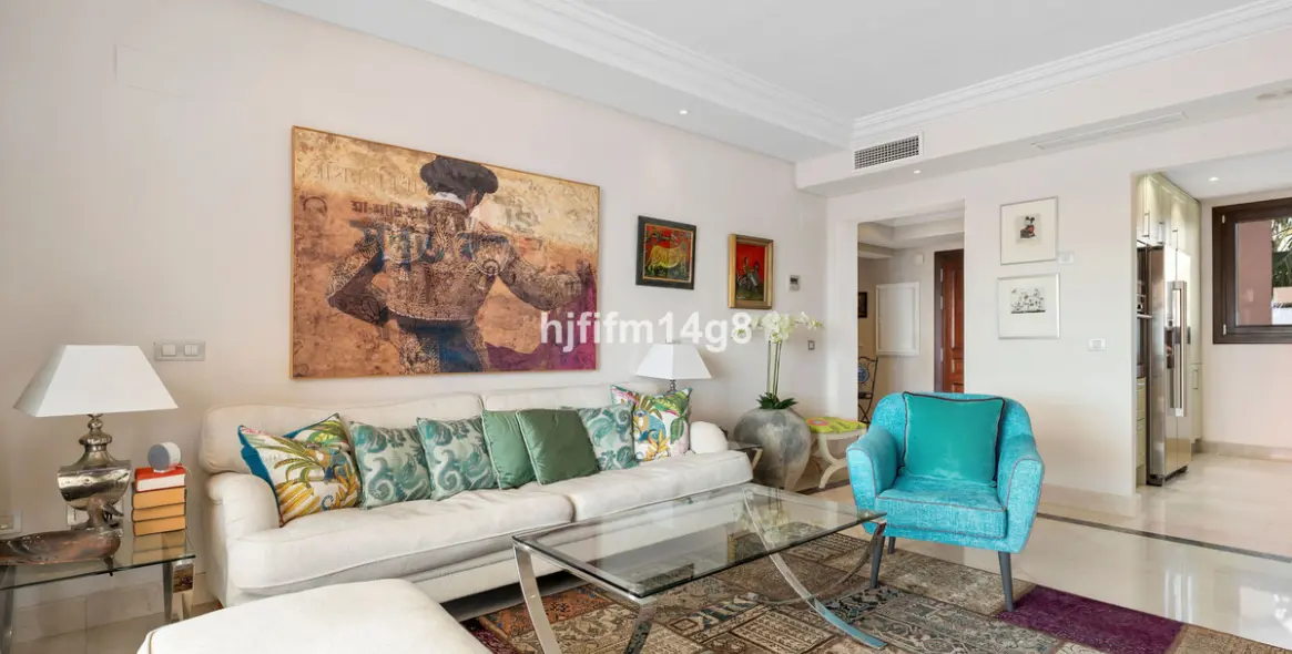 Sale of penthouse in Estepona (district Estepona) 7