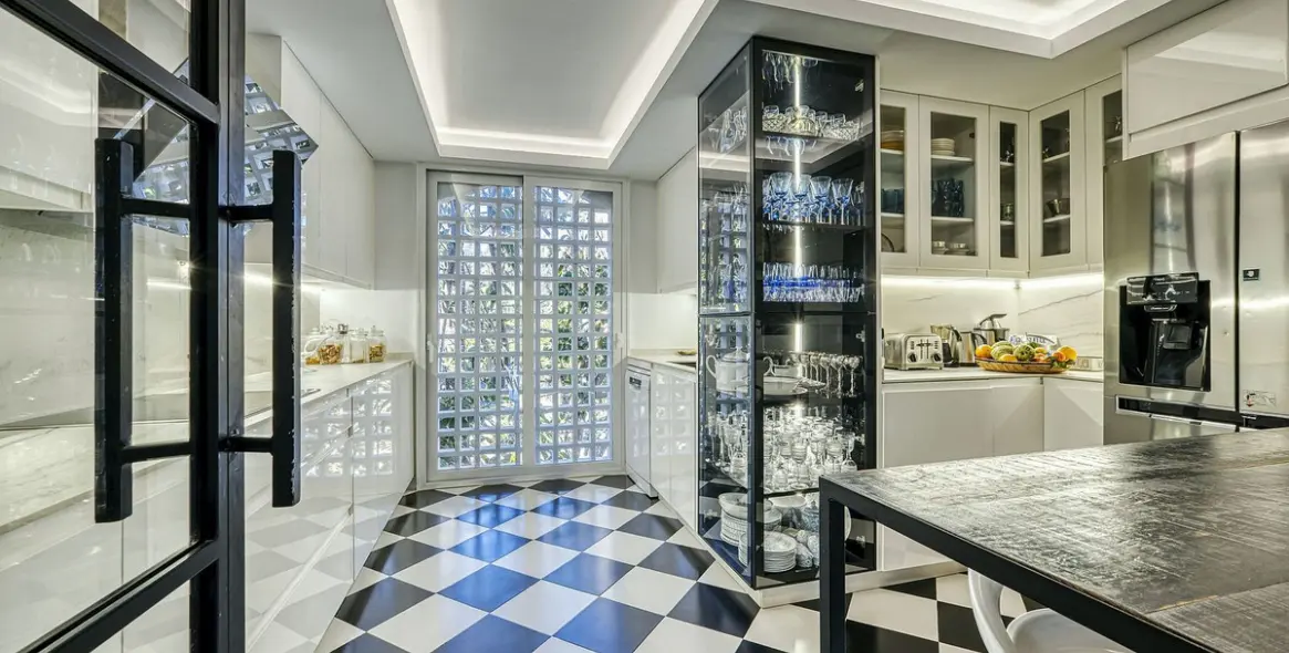 Продажа двухуровневого пентхауса в Guadalmina Baja 16