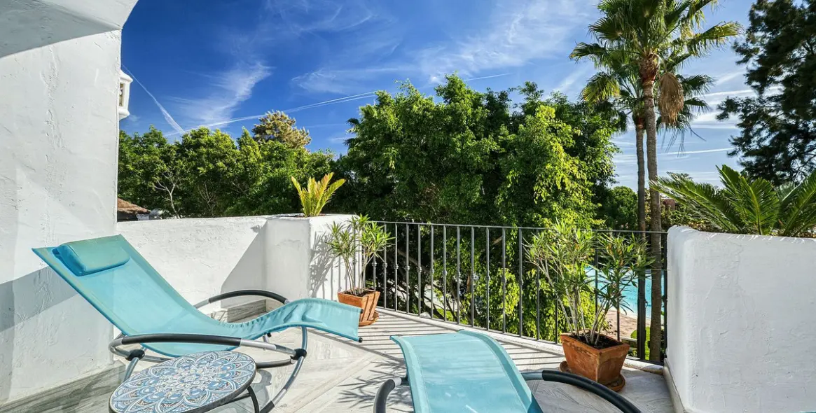 Продажа двухуровневого пентхауса в Guadalmina Baja 38