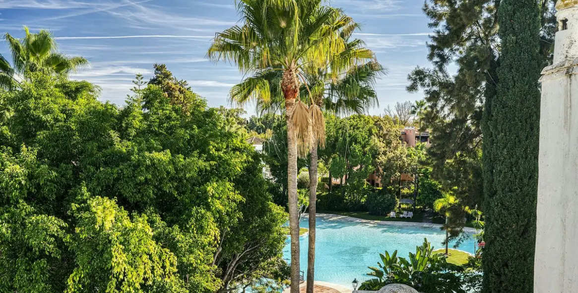 Продажа двухуровневого пентхауса в Guadalmina Baja 39