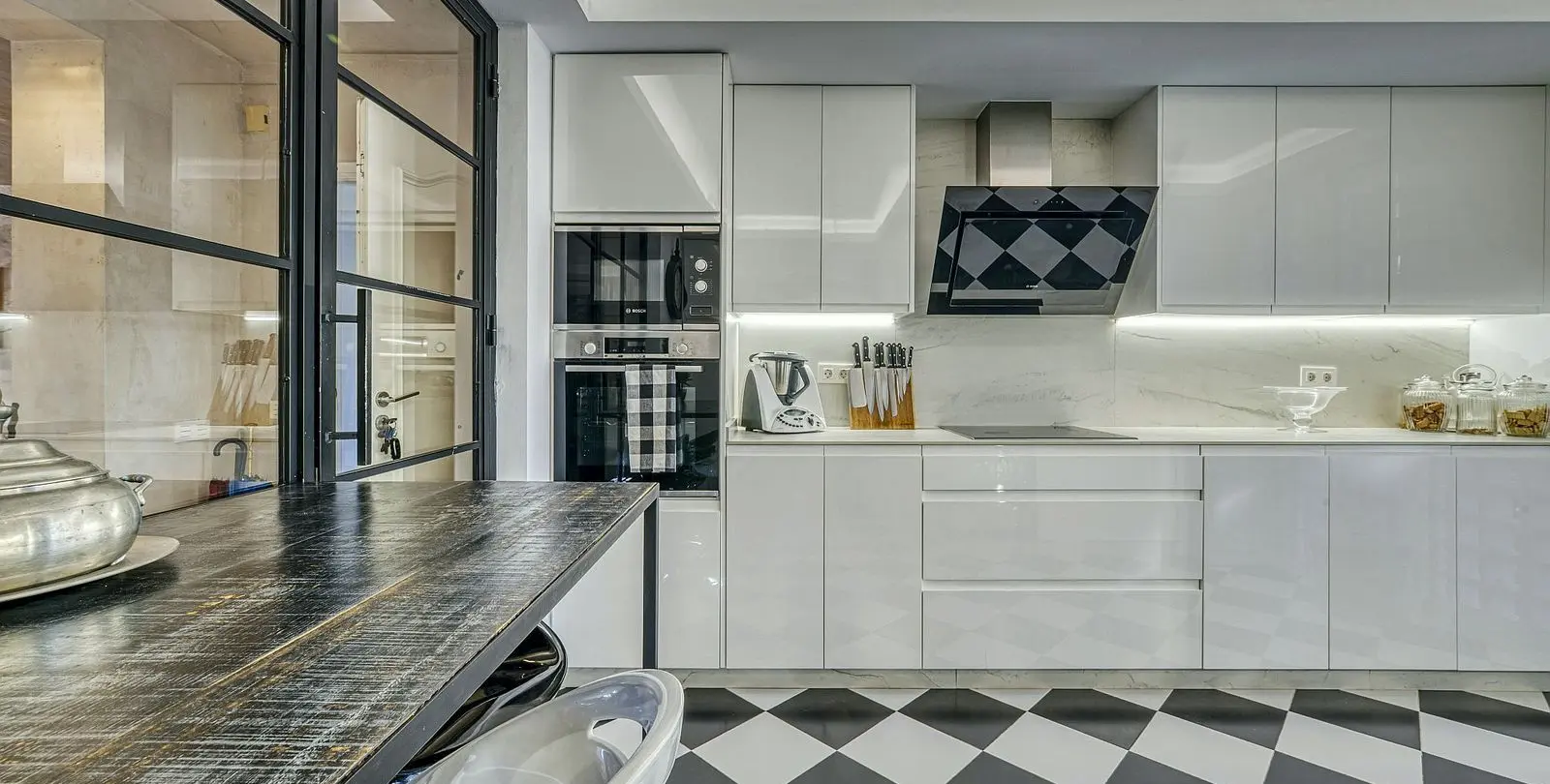 Sale of penthouse duplex in Guadalmina Baja 19