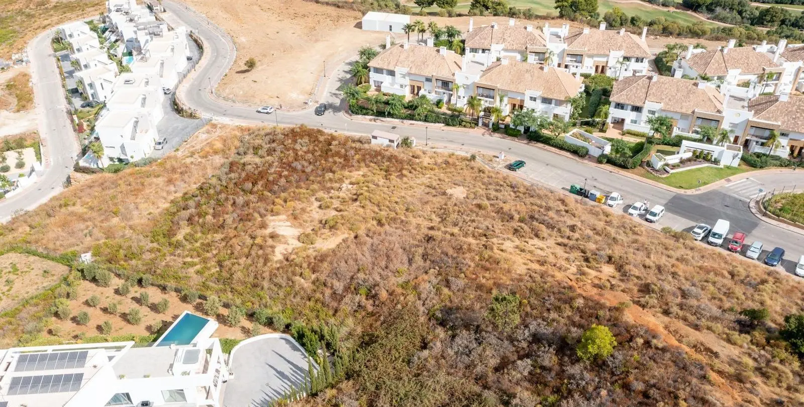 Sale of commercial plot in La Cala Golf 16