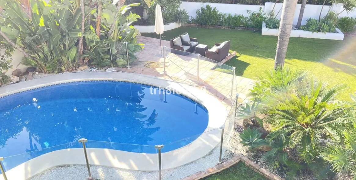 Продажа  отдельно стоящей виллы в New Golden Mile 2