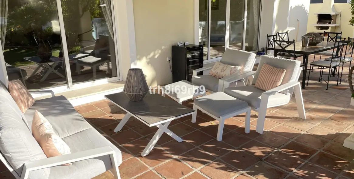 Продажа  отдельно стоящей виллы в New Golden Mile 3