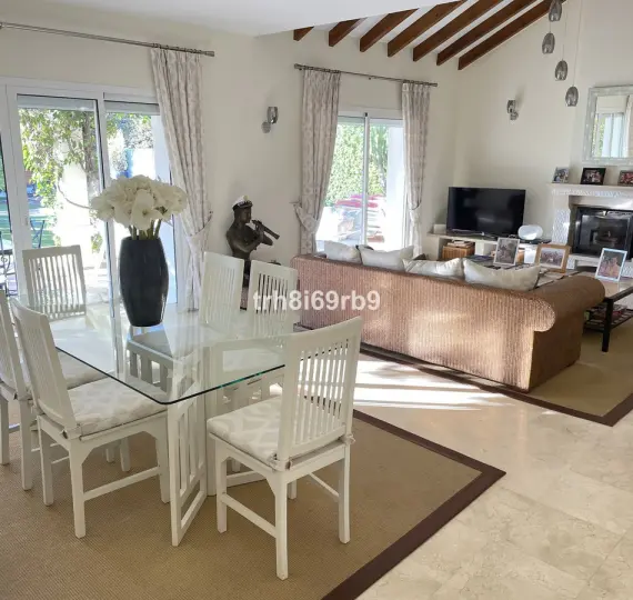 Продажа  отдельно стоящей виллы в New Golden Mile