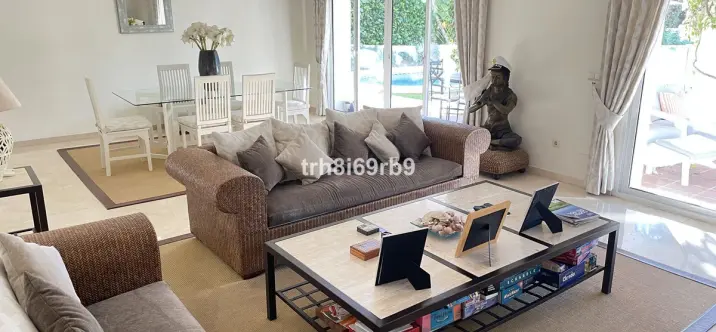 Продажа  отдельно стоящей виллы в New Golden Mile 4