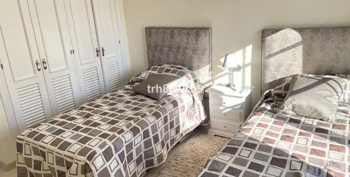 Продажа  отдельно стоящей виллы в New Golden Mile 11