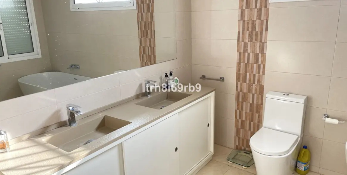 Продажа  отдельно стоящей виллы в New Golden Mile 13