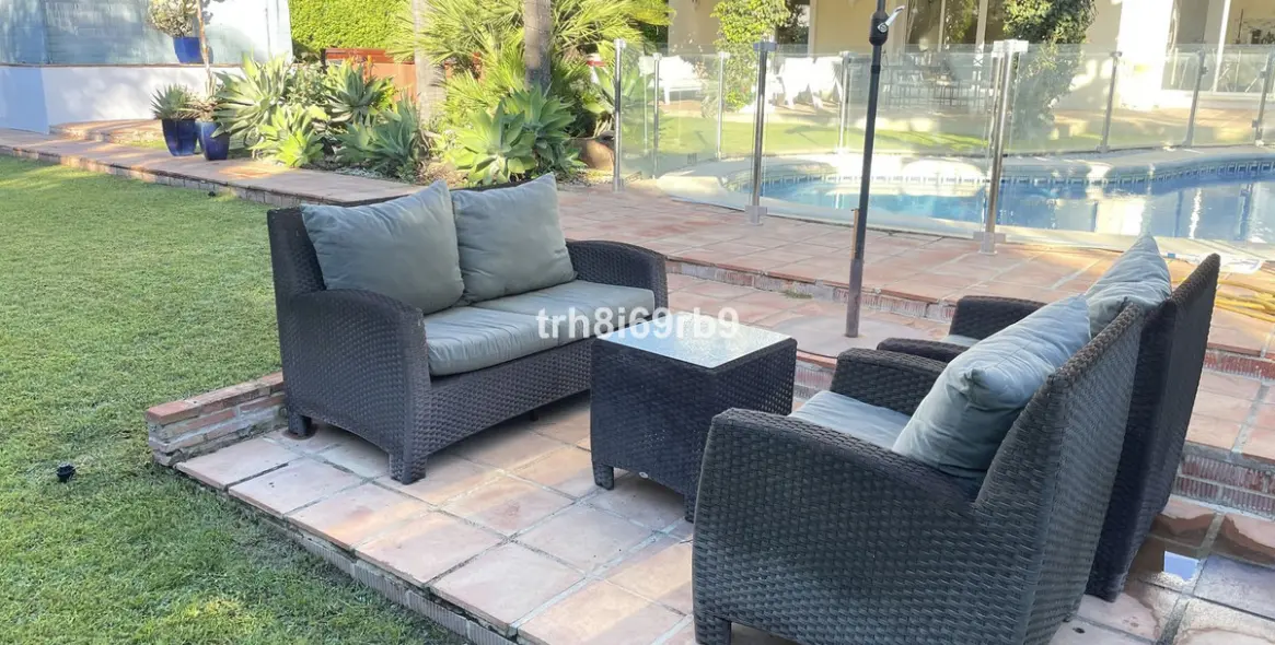 Продажа  отдельно стоящей виллы в New Golden Mile 16