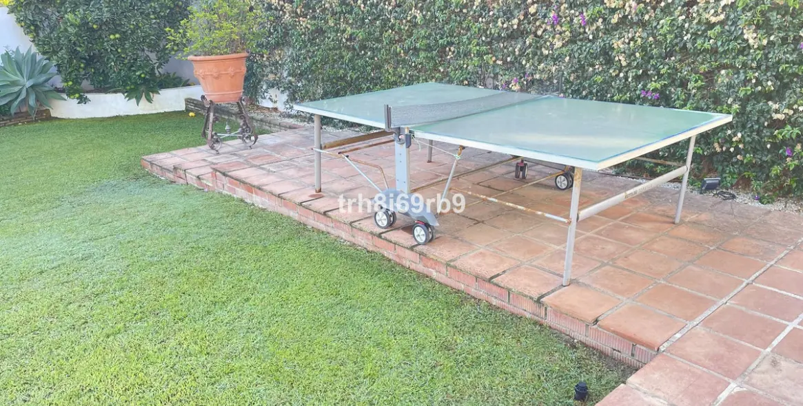 Продажа  отдельно стоящей виллы в New Golden Mile 18