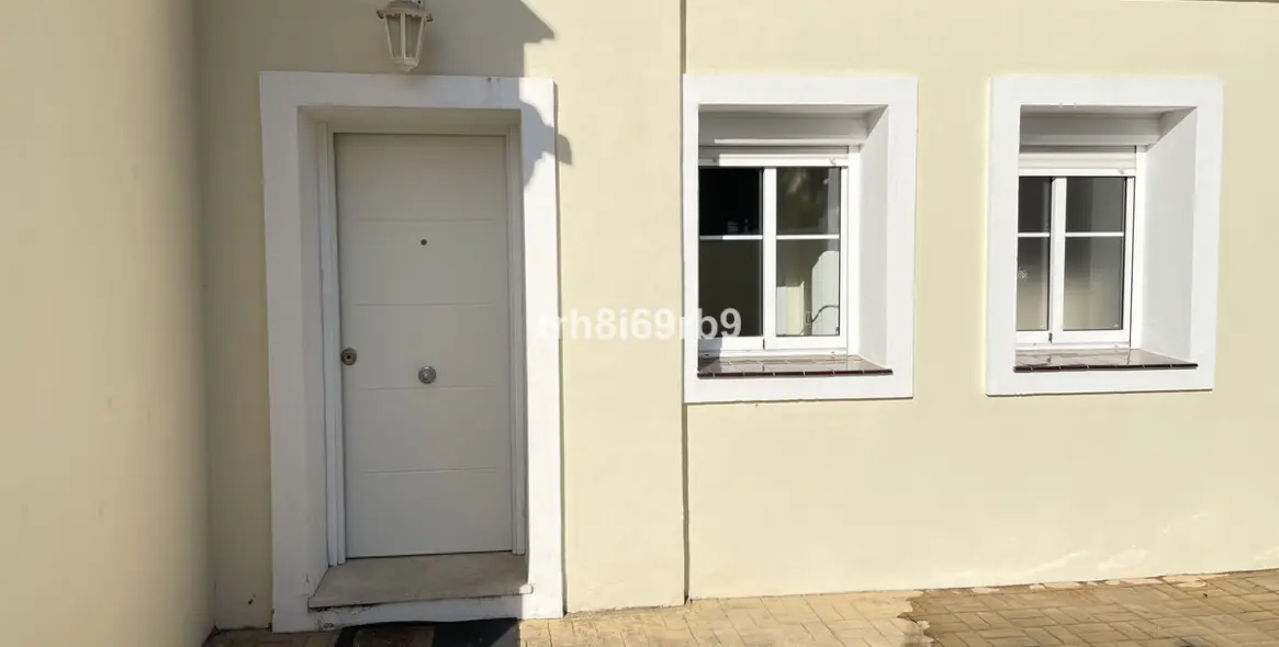 Продажа  отдельно стоящей виллы в New Golden Mile 20