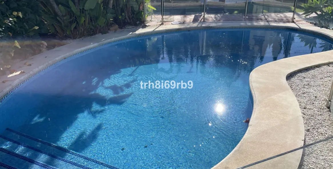 Продажа  отдельно стоящей виллы в New Golden Mile 25