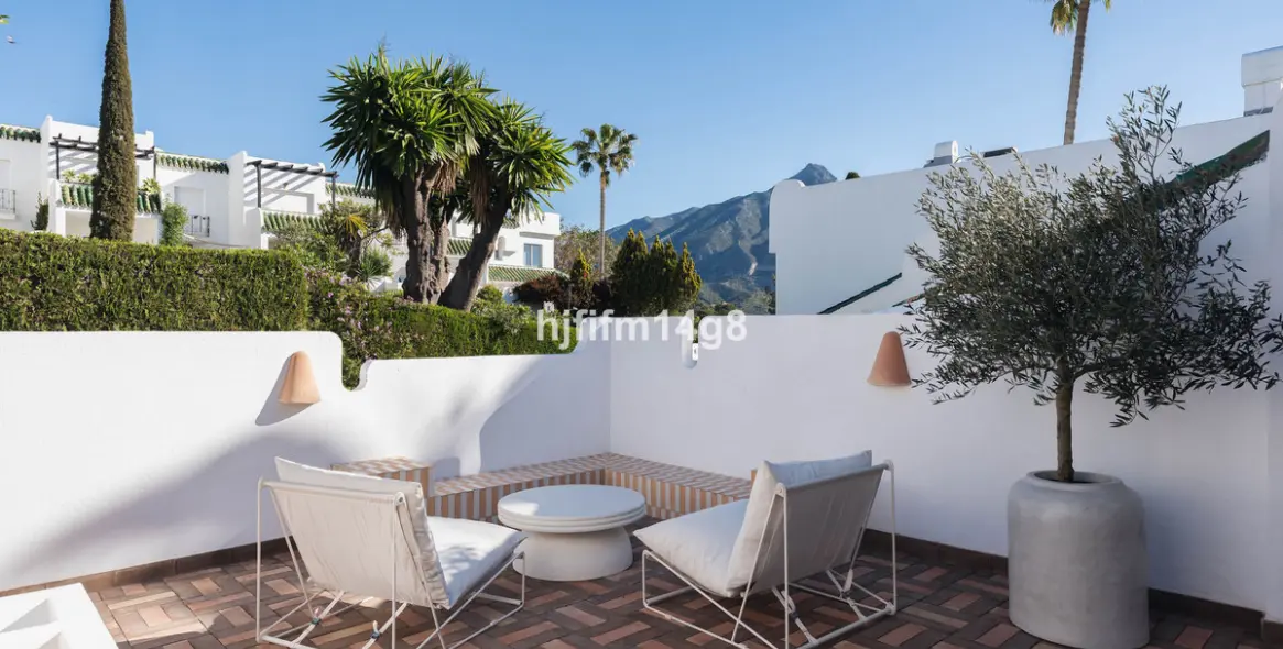Sale of townhouse in La Colina 4