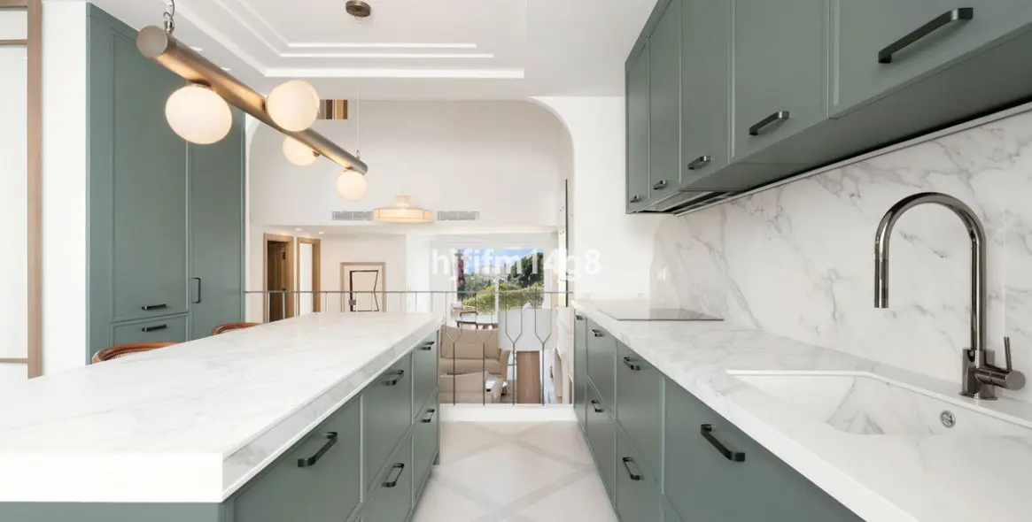 Sale of townhouse in La Colina 8