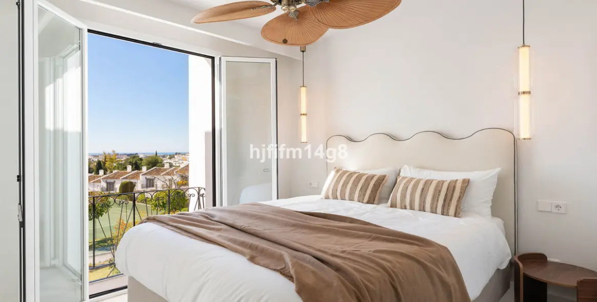 Sale of townhouse in La Colina 12