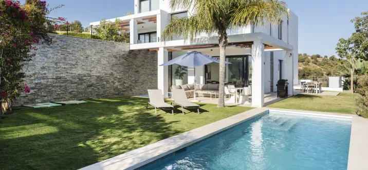 Продажа дома на две семьи в Cabopino 0