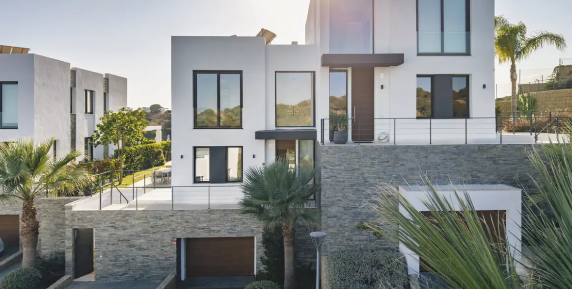 Продажа дома на две семьи в Cabopino 3