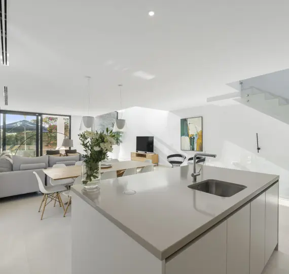 Продажа дома на две семьи в Cabopino