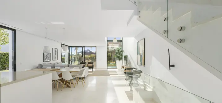 Продажа дома на две семьи в Cabopino 4