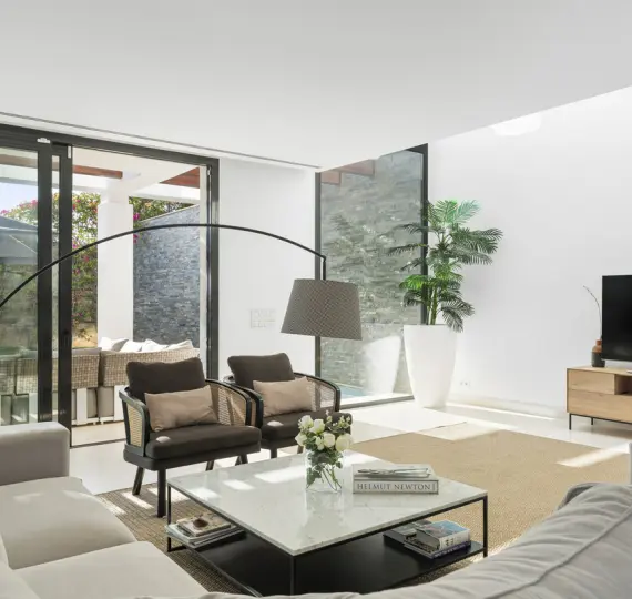 Продажа дома на две семьи в Cabopino