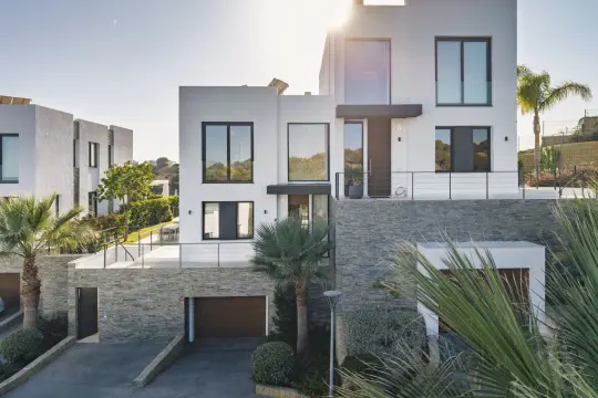 Image 3 thumb