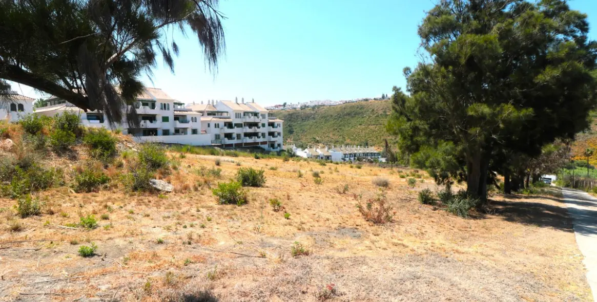 Продажа  жилого участка в Manilva (район Manilva) 4