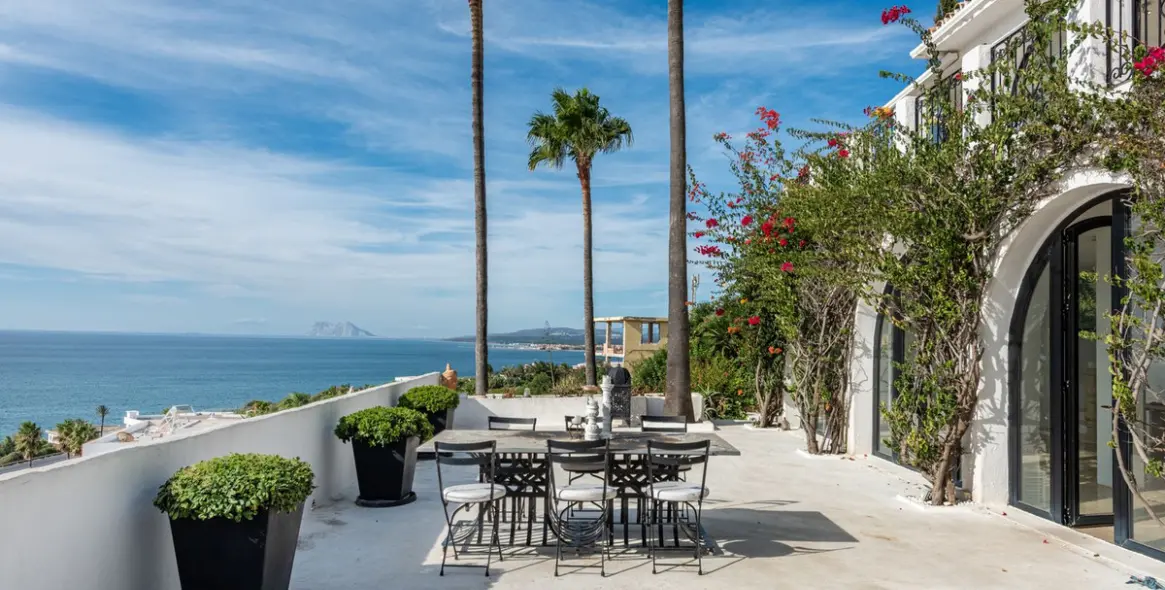 Продажа  отдельно стоящей виллы в Manilva 1