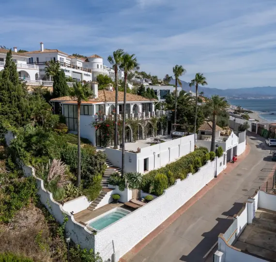 Sale of detached villa in Manilva