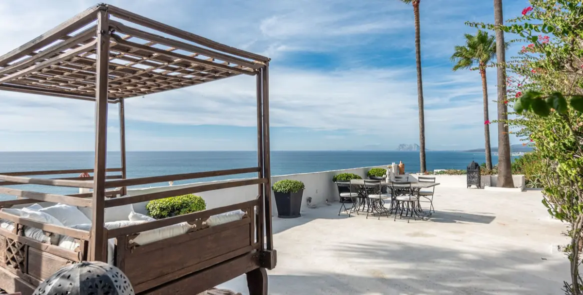 Продажа  отдельно стоящей виллы в Manilva 5