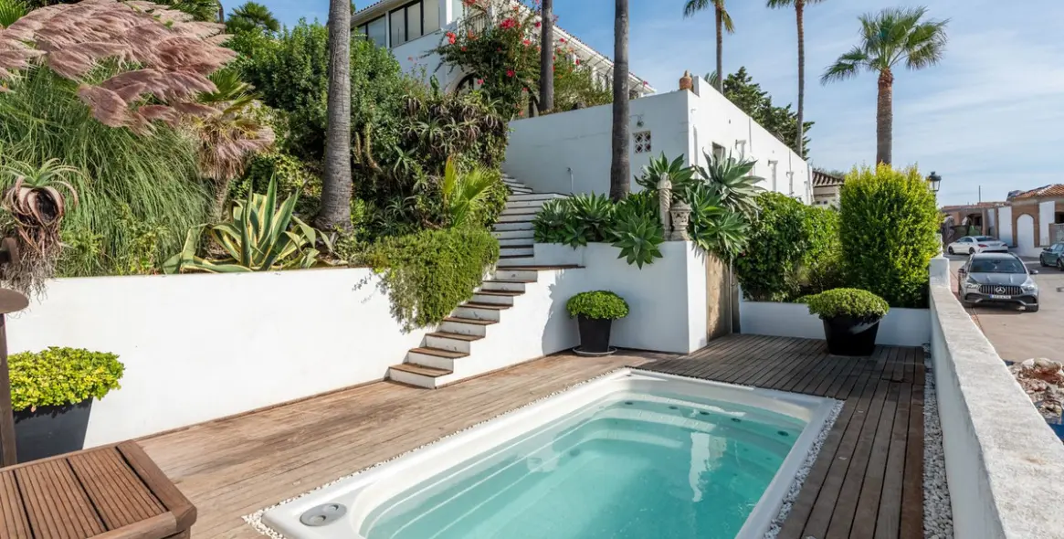 Продажа  отдельно стоящей виллы в Manilva 7