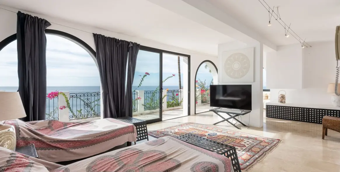 Продажа  отдельно стоящей виллы в Manilva 15