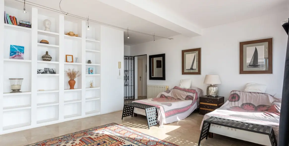 Продажа  отдельно стоящей виллы в Manilva 16