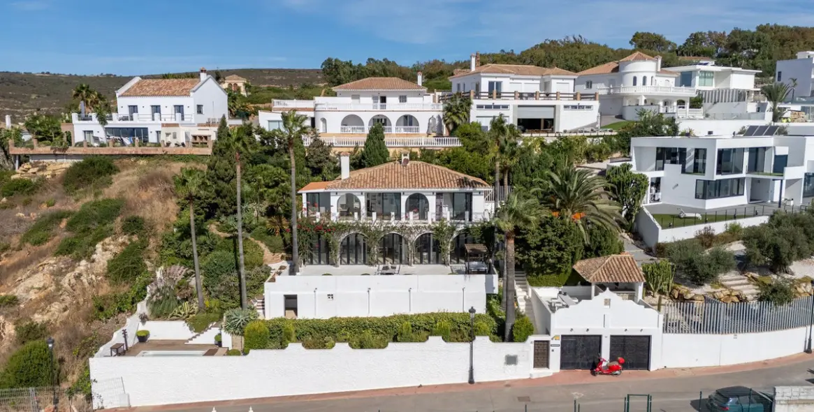 Продажа  отдельно стоящей виллы в Manilva 30