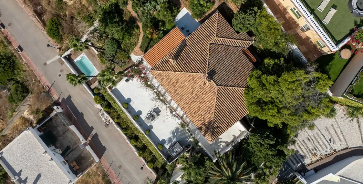 Продажа  отдельно стоящей виллы в Manilva 33