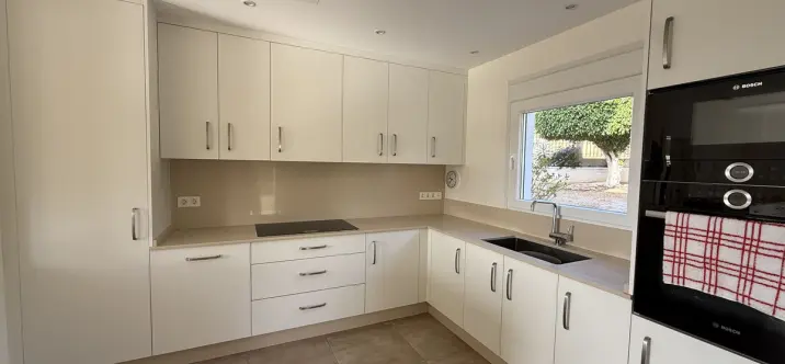 Продажа  отдельно стоящей виллы в Estepona 3